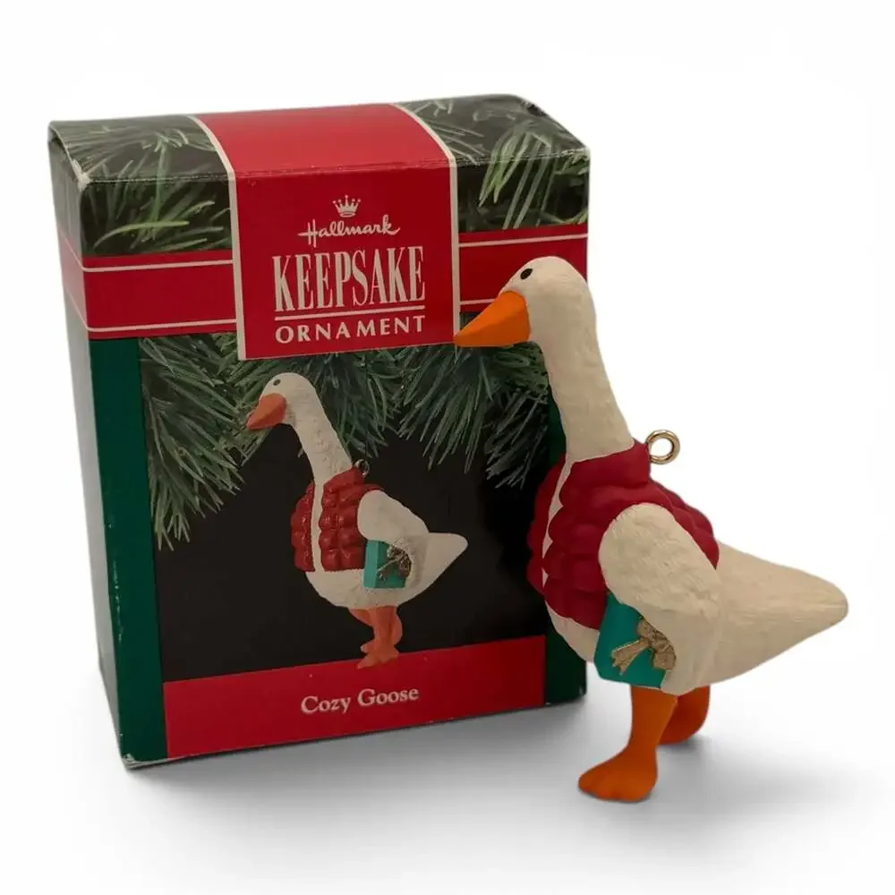 Hallmark Ornament: 1990 Cozy Goose